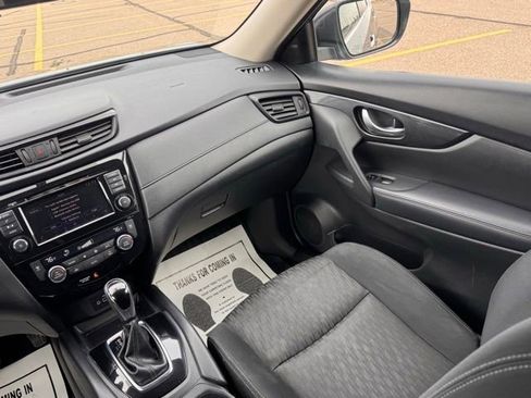 Used 2018 Nissan Rogue SV FWD image 17