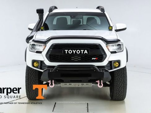Used 2018 Toyota Tacoma TRD Off-Road image 16