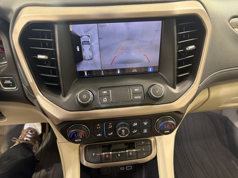 Used 2021 GMC Acadia Denali w/ Denali Technology Package FWD image 22