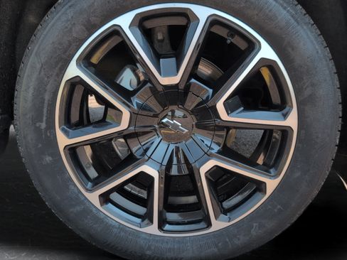 Used 2021 Chevrolet Tahoe RST w/ Luxury Package AWD/4WD image 36