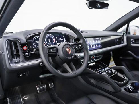 New 2026 Porsche Cayenne S image 4