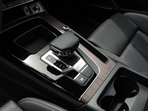 Certified 2025 Audi Q5 e Premium Plus w/ Premium Plus Package AWD/4WD image 20