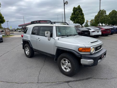 Used 2008 Toyota FJ Cruiser 4WD image 7