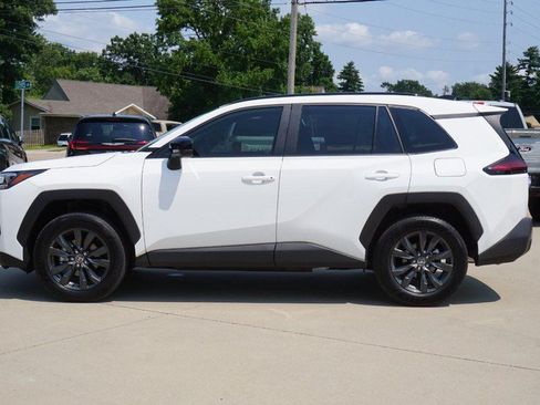 Used 2026 Toyota RAV4 XLE Premium FWD image 6