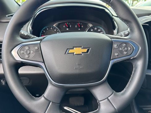 Used 2023 Chevrolet Traverse LT image 33