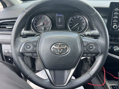 Used 2022 Toyota Camry SE FWD image 18