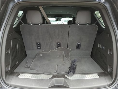 Used 2025 Chevrolet Tahoe Premier AWD/4WD image 22