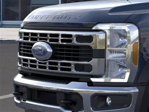 New 2025 Ford F450 XL w/ XL Chrome Package image 17