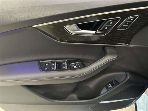 Certified 2025 Audi Q7 3.0T Premium Plus w/ Premium Plus Package image 17