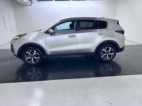Used 2021 Kia Sportage LX AWD/4WD image 8