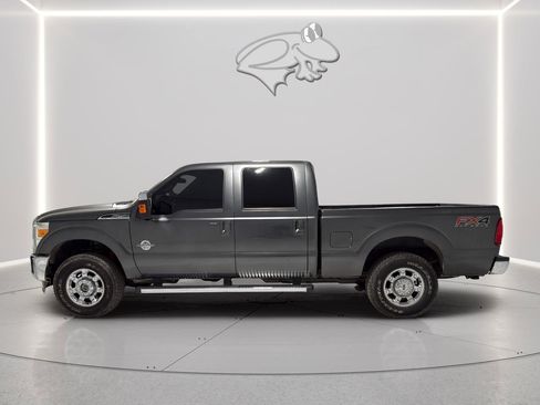 Used 2016 Ford F250 Lariat w/ Chrome Package image 2