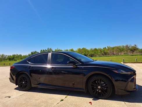 Used 2025 Toyota Camry SE w/ Multimedia Upgrade Package image 2