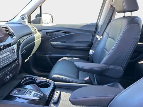 Used 2022 Honda Pilot Touring image 25