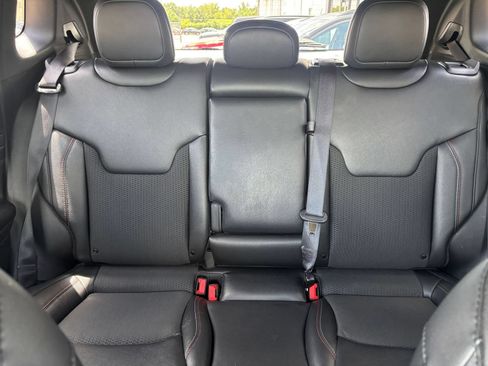 Used 2025 Jeep Compass Trailhawk AWD/4WD image 38