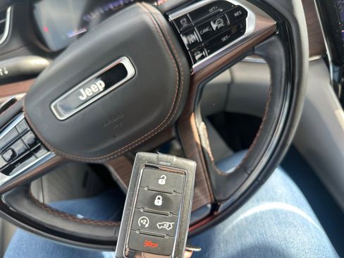 Used 2023 Jeep Grand Cherokee L Summit w/ Luxury Tech Group V image 34