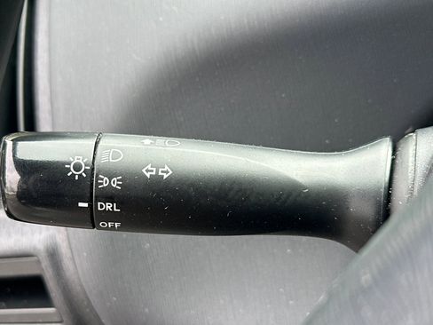 Used 2017 Toyota Prius V Two w/ Carpet Mat Package image 31