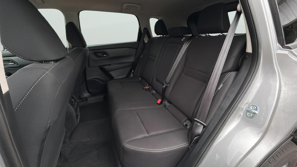 Used 2025 Nissan Rogue S AWD/4WD image 22