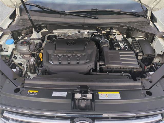 Used 2024 Volkswagen Tiguan SE w/ Panoramic Sunroof Package AWD/4WD image 23