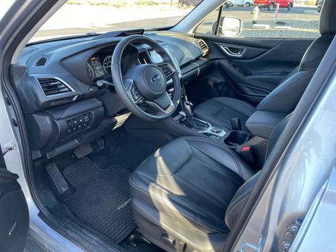 Used 2023 Subaru Forester Touring w/ Popular Package #3 AWD/4WD image 9
