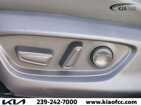 Used 2025 Toyota Camry XLE image 18