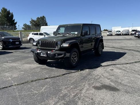 Used 2024 Jeep Wrangler Unlimited Rubicon w/ Technology Group AWD/4WD image 41