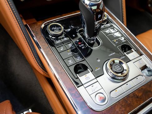 Used 2023 Bentley Flying Spur W12 image 38