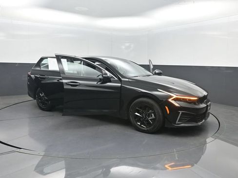 Used 2025 Kia K5 LXS FWD image 39