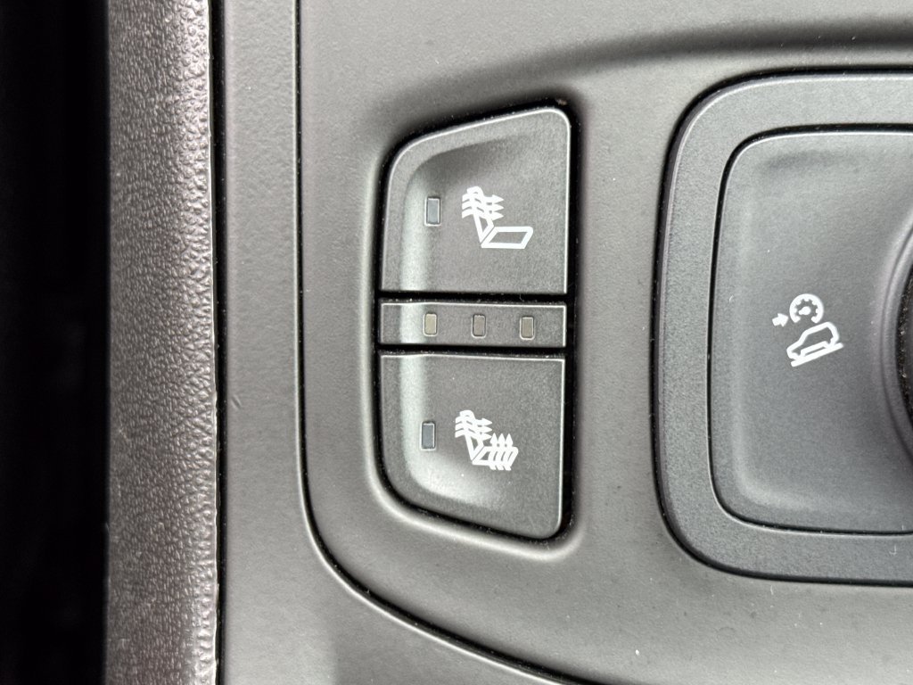 Used 2018 GMC Terrain SLE w/ Driver Convenience Package AWD/4WD image 14