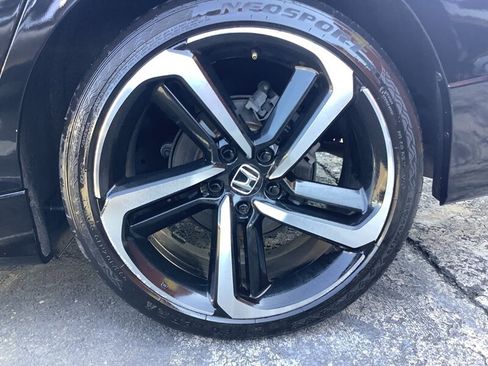 Used 2018 Honda Accord Sport image 13