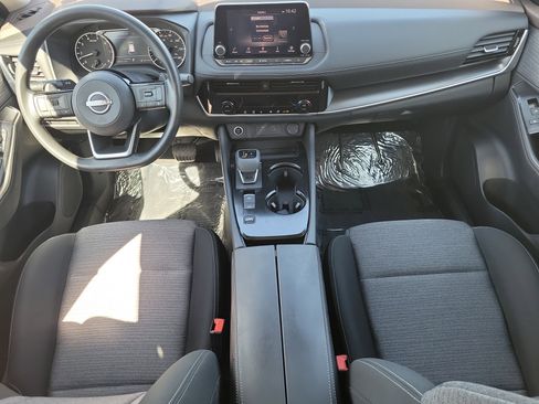 Certified 2022 Nissan Rogue SV FWD image 18