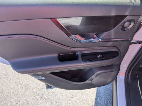 Used 2025 Lincoln Corsair Reserve w/ Equipment Group 202A image 24