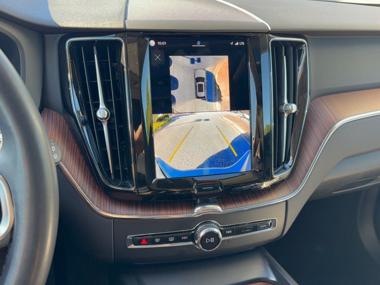 Certified 2024 Volvo XC60 B5 Plus AWD/4WD image 22