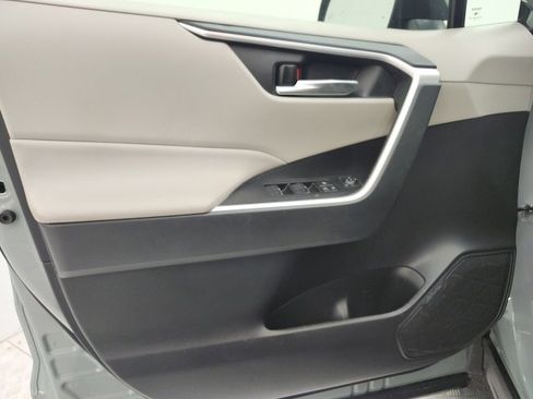 Used 2023 Toyota RAV4 XLE w/ Convenience Package image 11