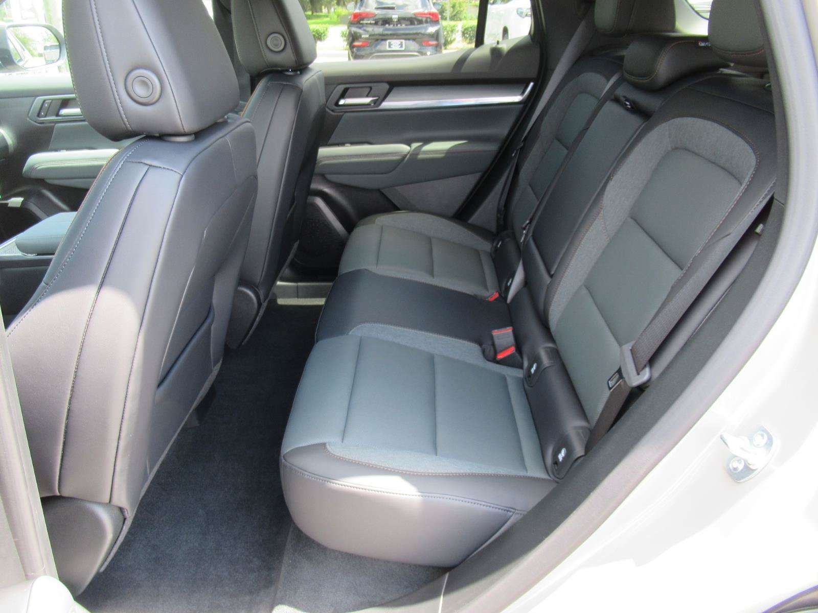 New 2027 GMC Terrain AT4 w/ Convenience Package III AWD/4WD image 33