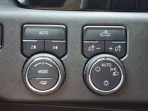 Certified 2025 Chevrolet Silverado 1500 LT AWD/4WD image 27