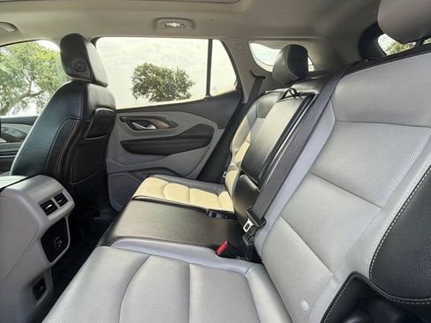 Used 2022 GMC Terrain SLT w/ Infotainment Package II FWD image 12