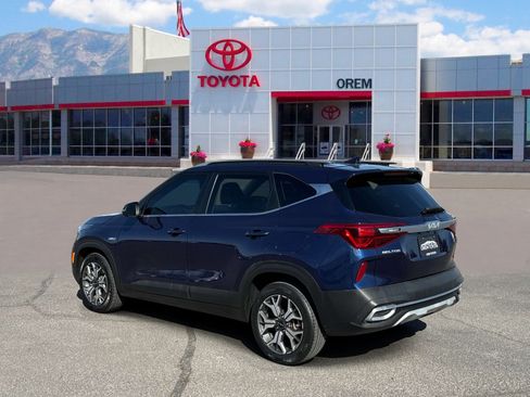 Used 2022 Kia Seltos EX AWD/4WD image 5