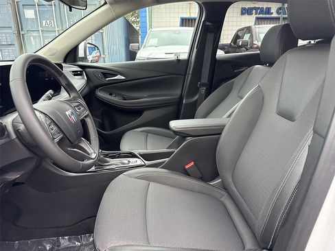 Used 2025 Buick Encore GX Preferred FWD image 17