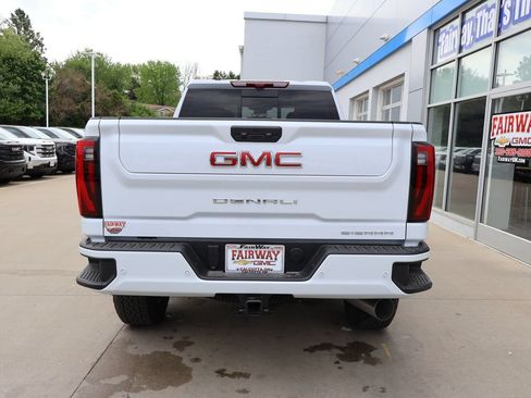 New 2026 GMC Sierra 3500 Denali w/ Denali Reserve Package AWD/4WD image 9