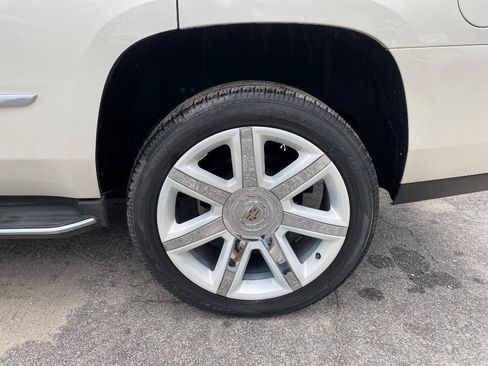 Used 2015 Cadillac Escalade Luxury RWD image 11