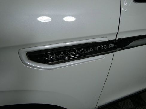 Used 2024 Lincoln Navigator L Black Label image 11