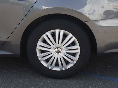 Used 2014 Volkswagen Passat 2.5 S FWD image 11