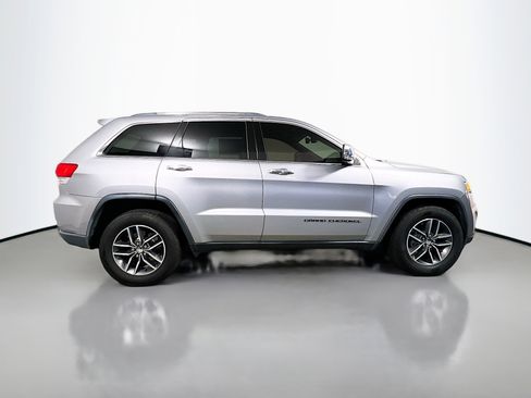 Used 2018 Jeep Grand Cherokee Limited image 3