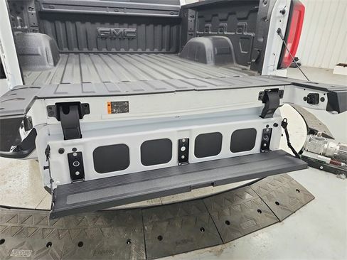 New 2026 GMC Sierra 1500 SLT w/ SLT Premium Plus Package image 46