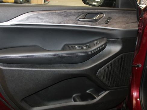 Used 2024 Jeep Grand Cherokee L Limited image 29