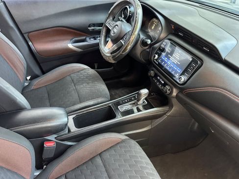 Used 2021 Nissan Kicks SR w/ Interior Electronics Package FWD image 18