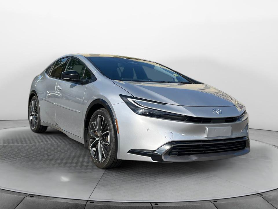 Used 2025 Toyota Prius Limited FWD image 1