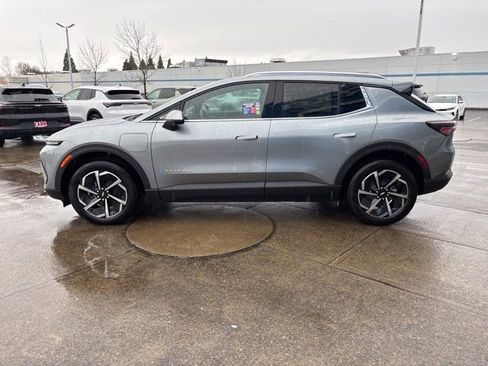 New 2026 Chevrolet Equinox EV LT image 5