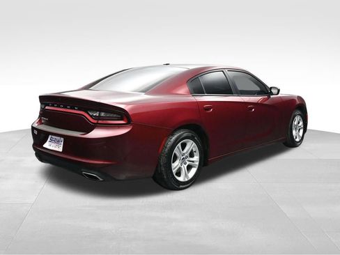 Used 2019 Dodge Charger SXT RWD image 5