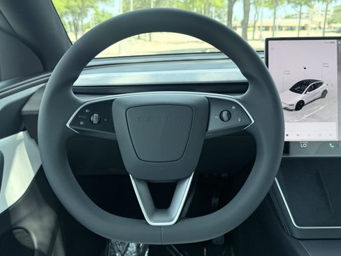 Used 2026 Tesla Model Y 2WD image 60